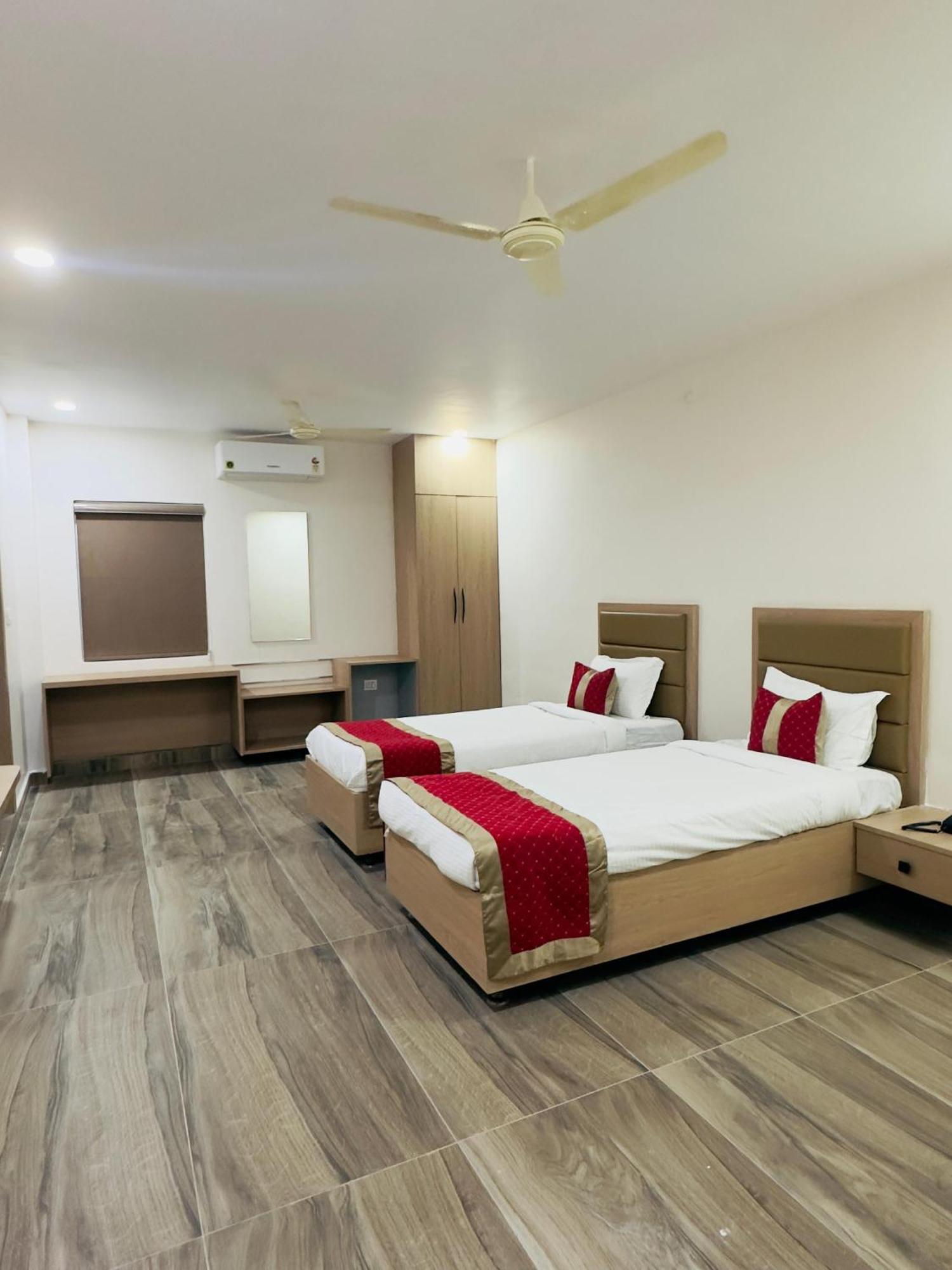 Hotel Raga Karimnagar Exterior photo